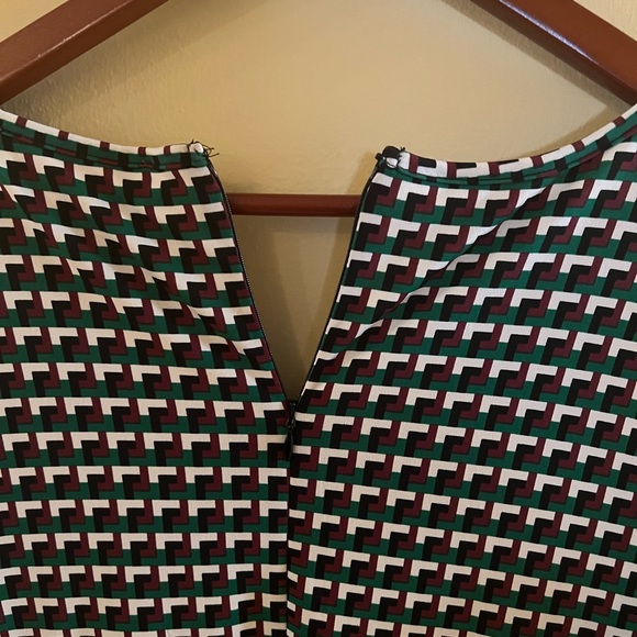 NWOT. Michael Kors.  Green/ Brown Long Sleeve Pattern Dress. - Picture 7 of 8